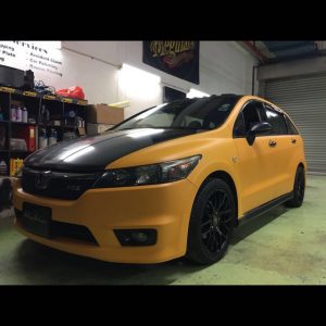 implementasi-stiker-oracal-pada-mobil